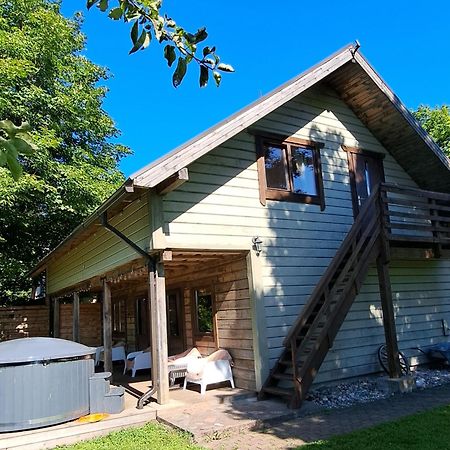 Viesu Maja "Ozolini" Villa Jurkalne Exterior photo