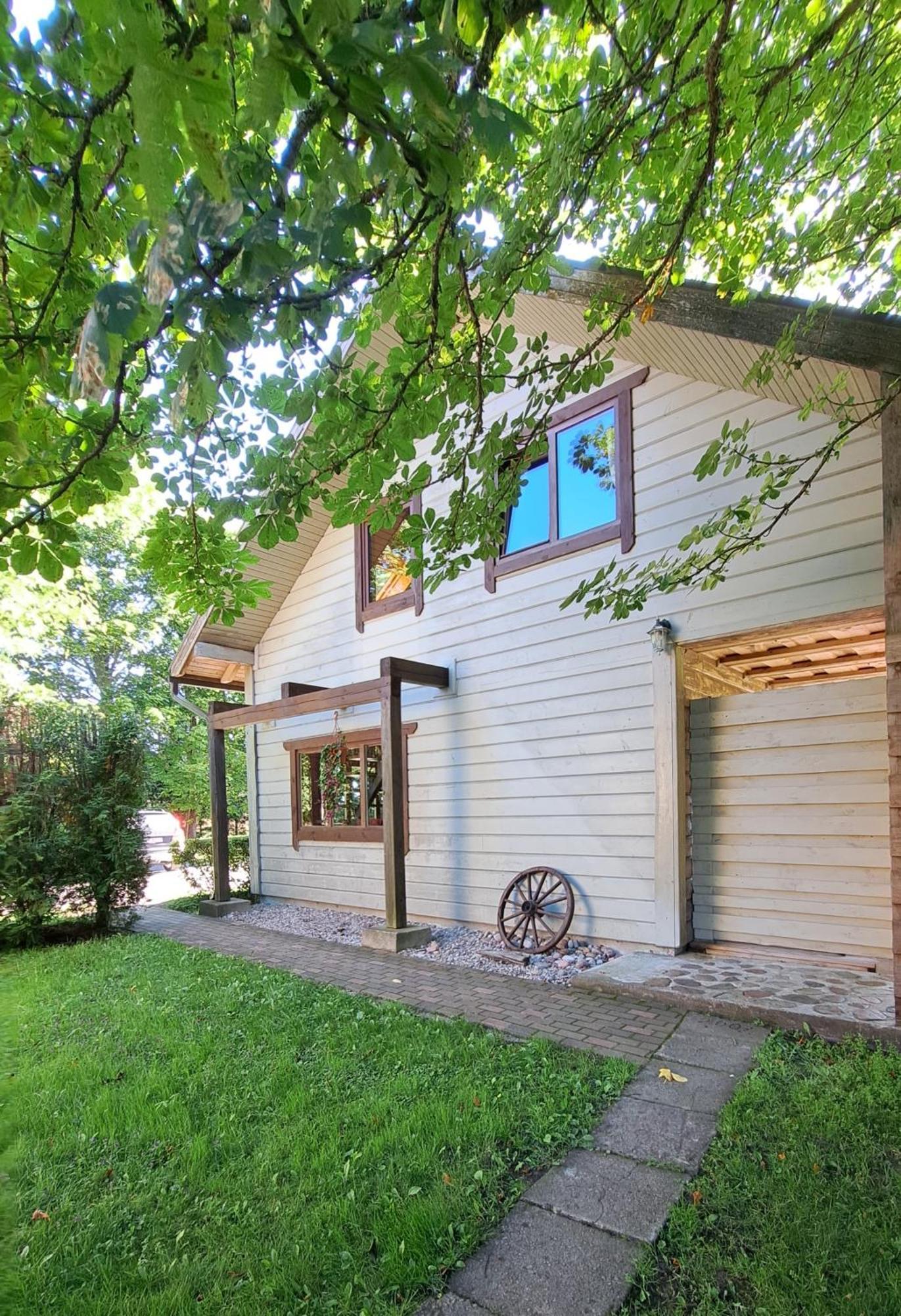 Viesu Maja "Ozolini" Villa Jurkalne Exterior photo