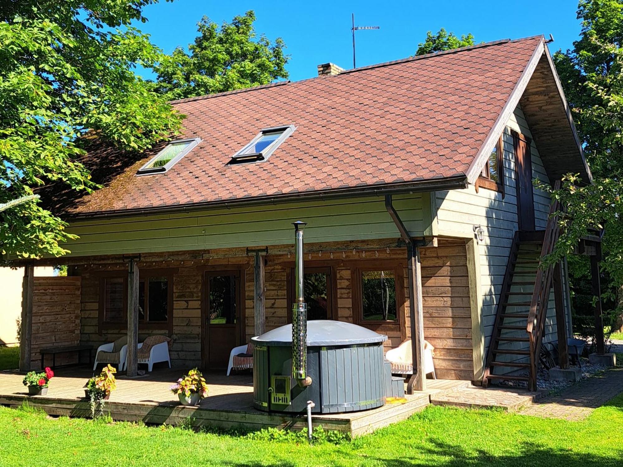 Viesu Maja "Ozolini" Villa Jurkalne Exterior photo